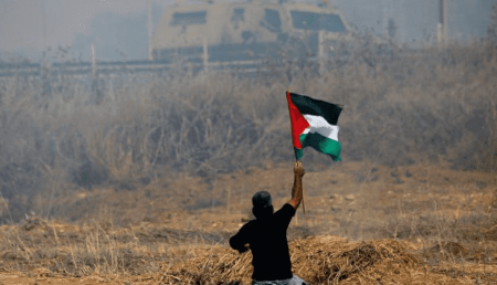 إصابة فتاة وصحفي واعتقال ناشط بالقدس